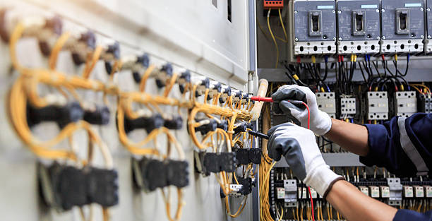 Professional Electrician technician working in Lebanon, OH